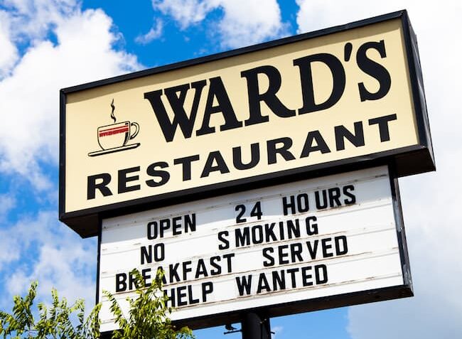 ward's breakfast hours of operation